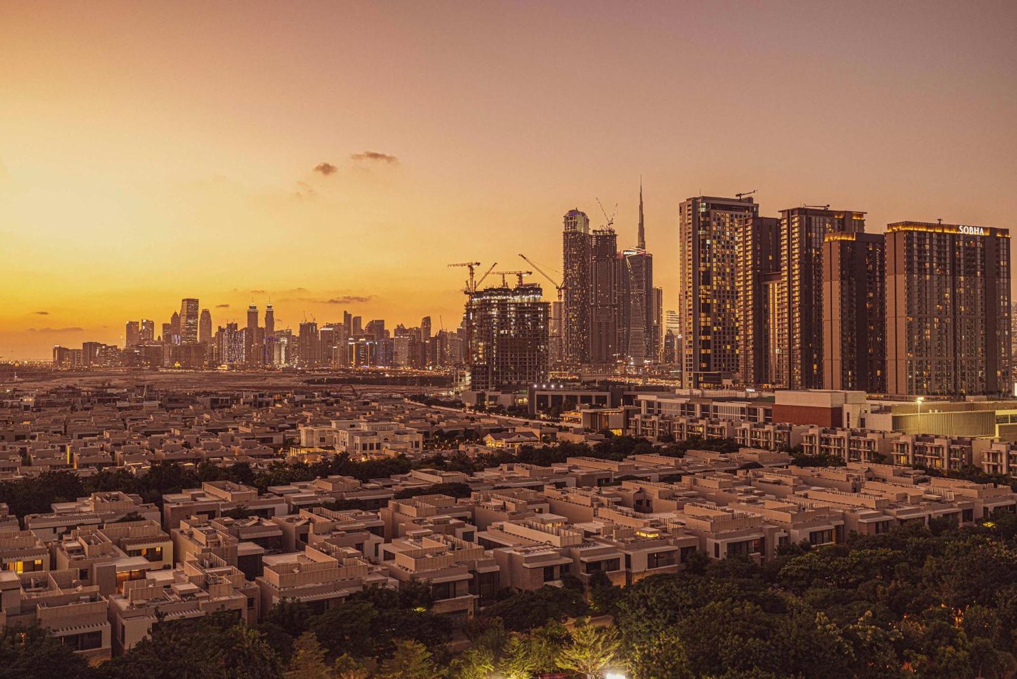 Frank Porter - Sobha Waves 1 Apartment Dubai Exterior photo